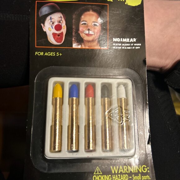 Halloween Make Up Sticks Bright Colored Make Up Crayons 5 Colors - Picture 1 of 6